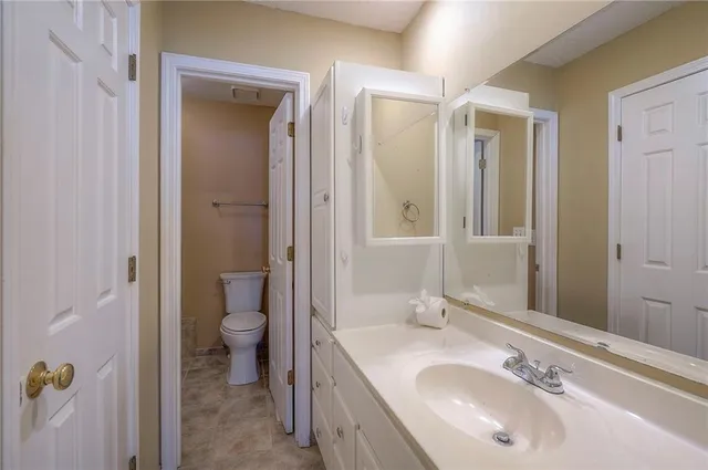 $295,000 | 8517 West 109th Terrace, Overland Park, KS 66210