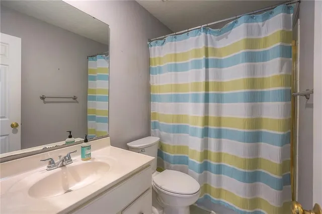 $295,000 | 8517 West 109th Terrace, Overland Park, KS 66210