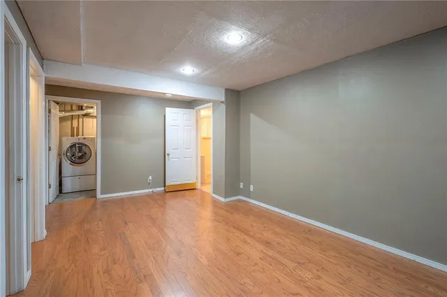 $295,000 | 8517 West 109th Terrace, Overland Park, KS 66210