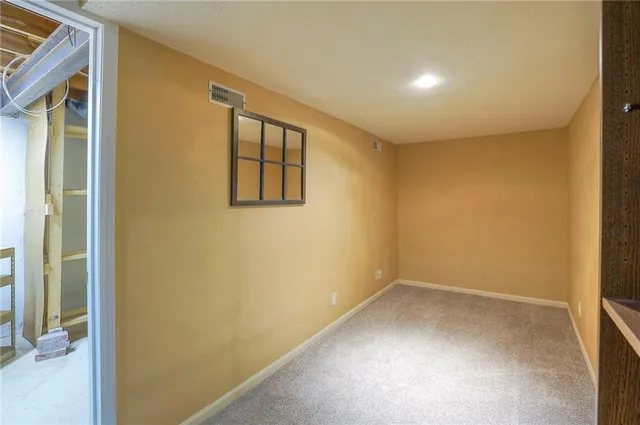 $295,000 | 8517 West 109th Terrace, Overland Park, KS 66210