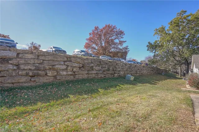 $295,000 | 8517 West 109th Terrace, Overland Park, KS 66210