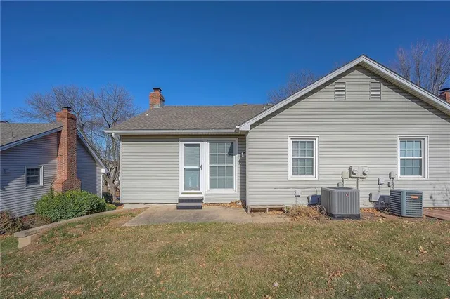 $295,000 | 8517 West 109th Terrace, Overland Park, KS 66210