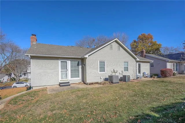 $295,000 | 8517 West 109th Terrace, Overland Park, KS 66210