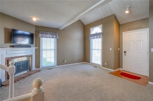 $295,000 | 8517 West 109th Terrace, Overland Park, KS 66210