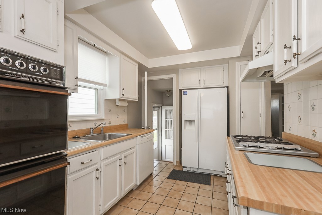 4178 Stilmore Road Cleveland, OH 44121 - Photo 20 of 35
