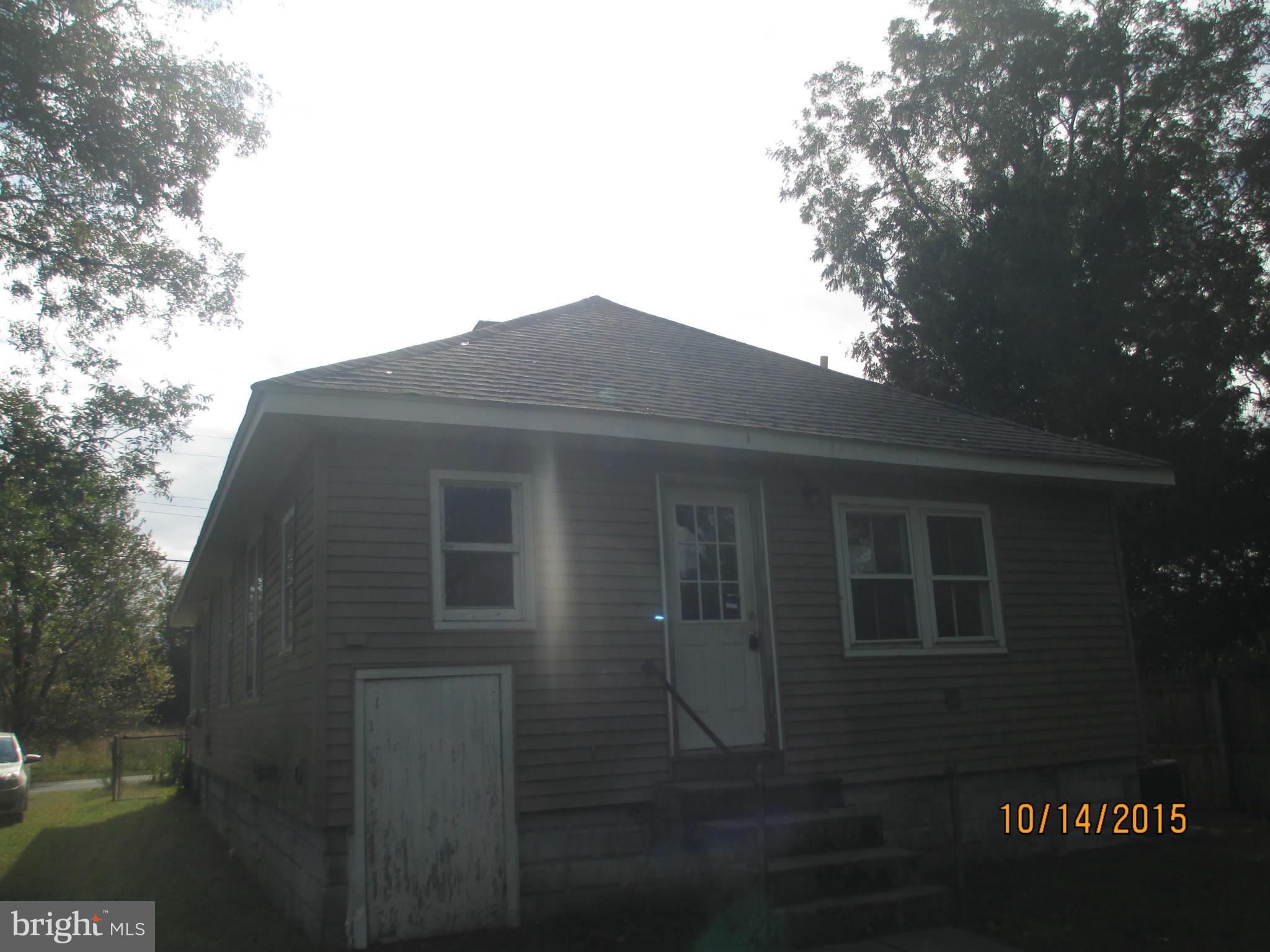 5508 Galestown Road Rhodesdale, MD 21659 - Photo 2 of 6 a front view of a house