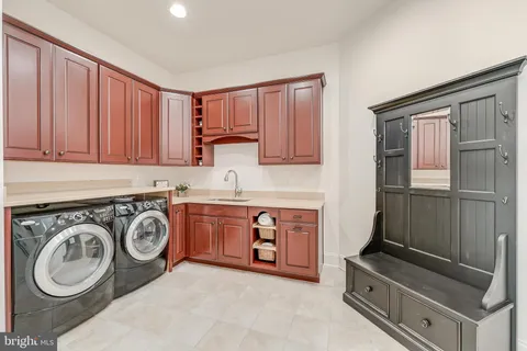 $4,295,000 | 9113 Dara Lane, Great Falls, VA 22066