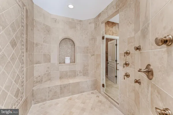 $4,295,000 | 9113 Dara Lane, Great Falls, VA 22066