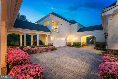 $4,295,000 | 9113 Dara Lane, Great Falls, VA 22066