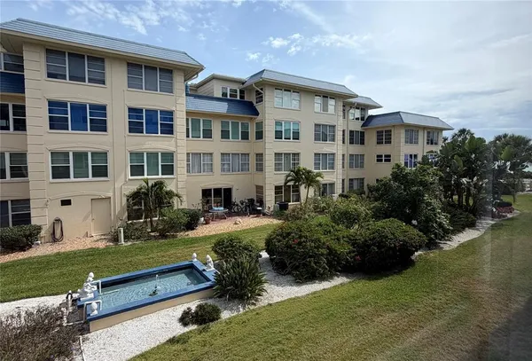 $2,500 | 3802 Gulf Of Mexico Drive, Unit A204, Longboat Key, FL 34228