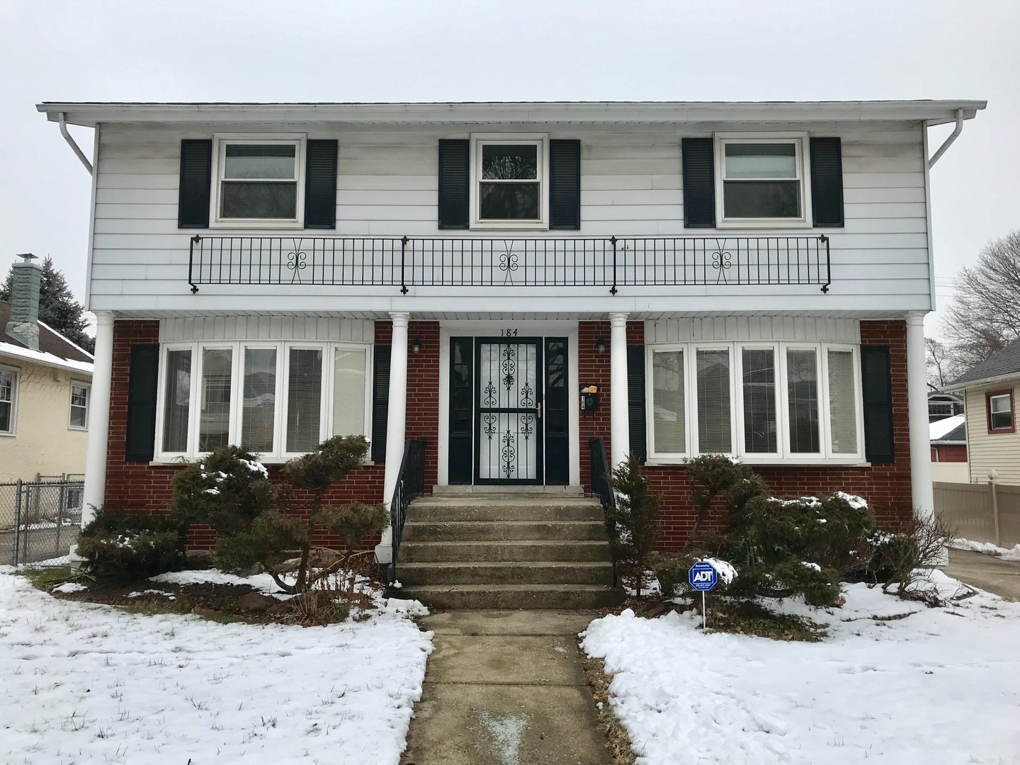 184 East Burlington Street Riverside, IL 60546 - Photo 2 of 34