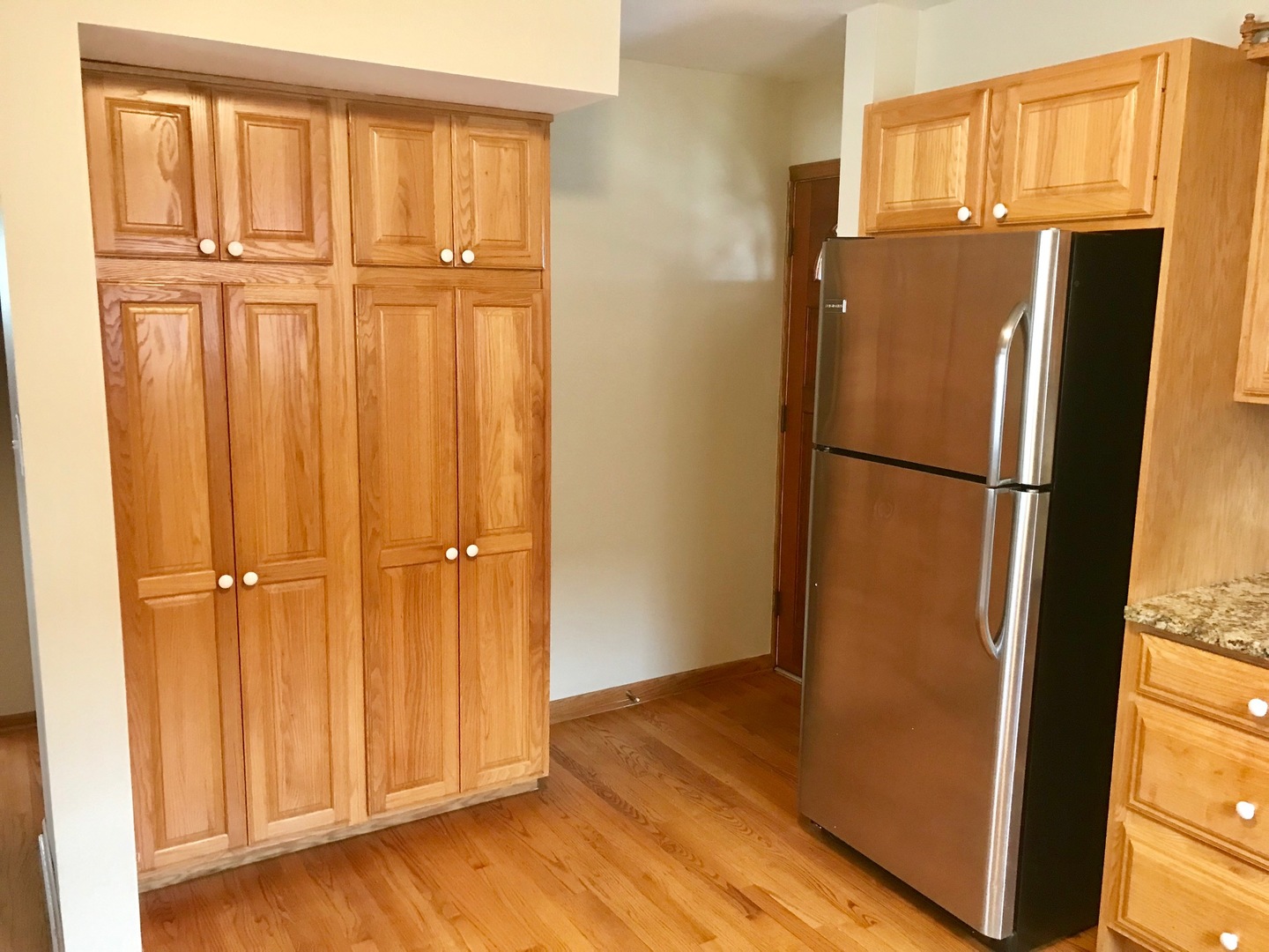 184 East Burlington Street Riverside, IL 60546 - Photo 14 of 34
