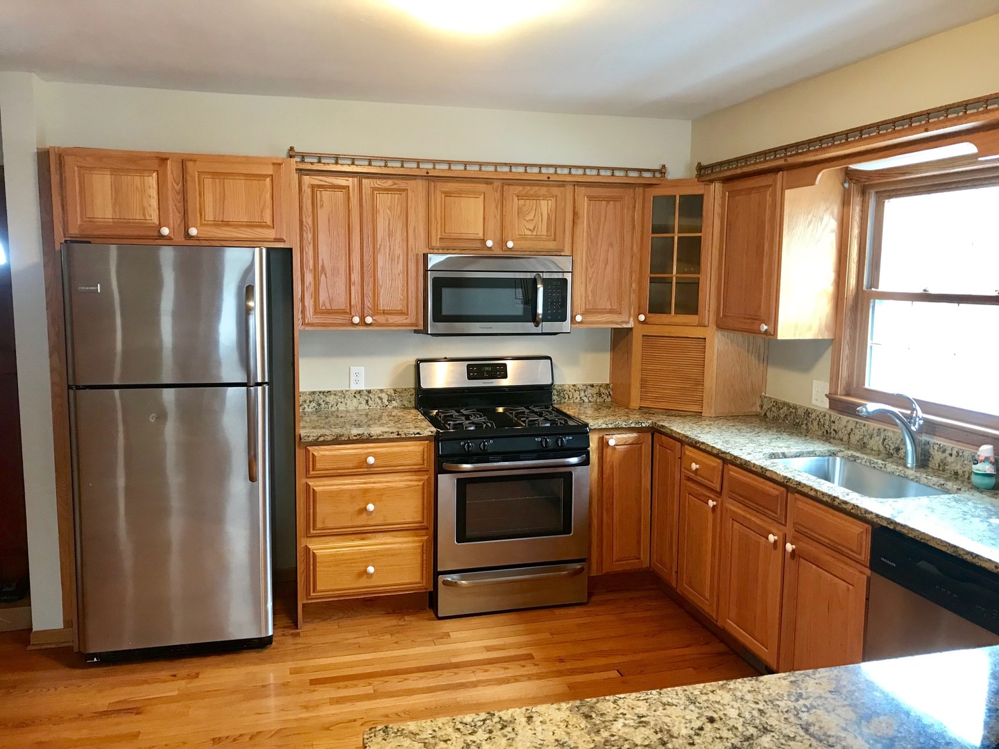 184 East Burlington Street Riverside, IL 60546 - Photo 15 of 34