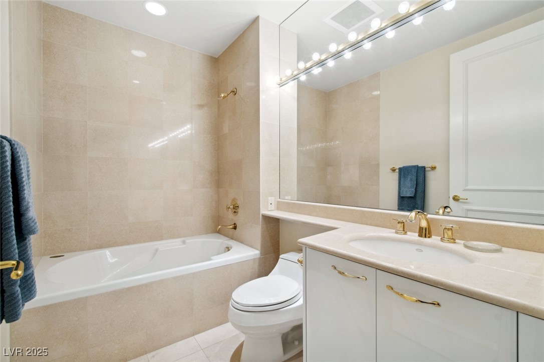 2877 Paradise Road, Unit 2703 Las Vegas, NV 89109 - Photo 8 of 10 ENSUITE BATHROOM OFF OF THE OFFICE/BEDROOM/DEN