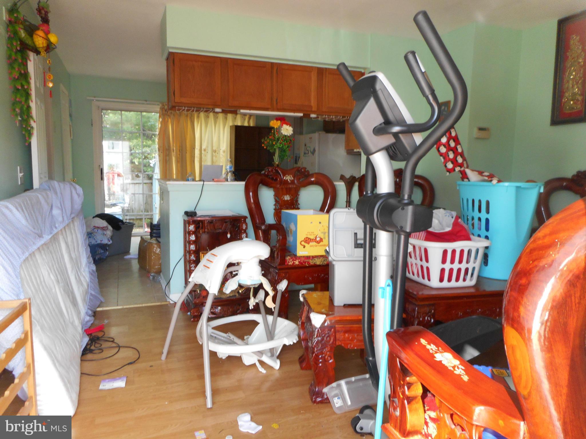 14717 Basingstoke Loop Centreville, VA 20120 - Photo 11 of 18 Living Room