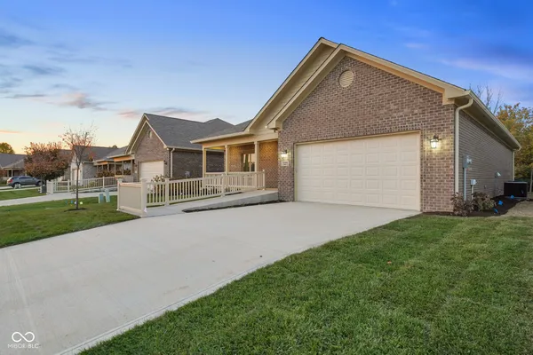 $420,000 | 5406 East Commons Drive North, Mooresville, IN 46158