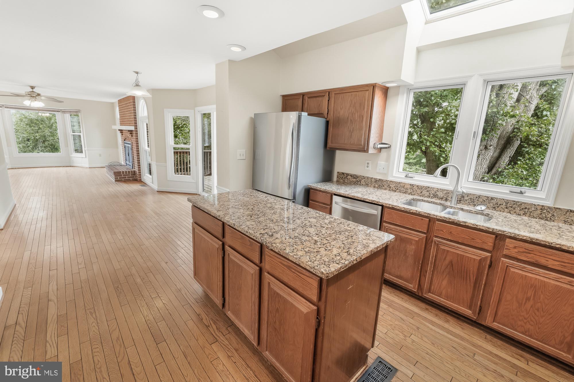 17004 Spates Hill Road Poolesville, MD 20837 - Photo 27 of 80 Granite counters!