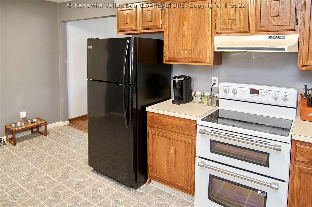 110 Rolling Acres Road Winfield, WV 25213 - Photo 8 of 42 Gallery Image 8