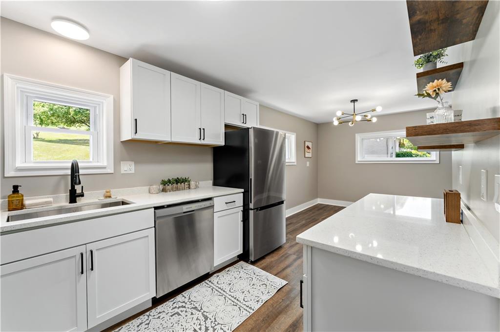 3276 McRoberts Road Pittsburgh, PA 15234 - Photo 8 of 30 Gallery Image 8