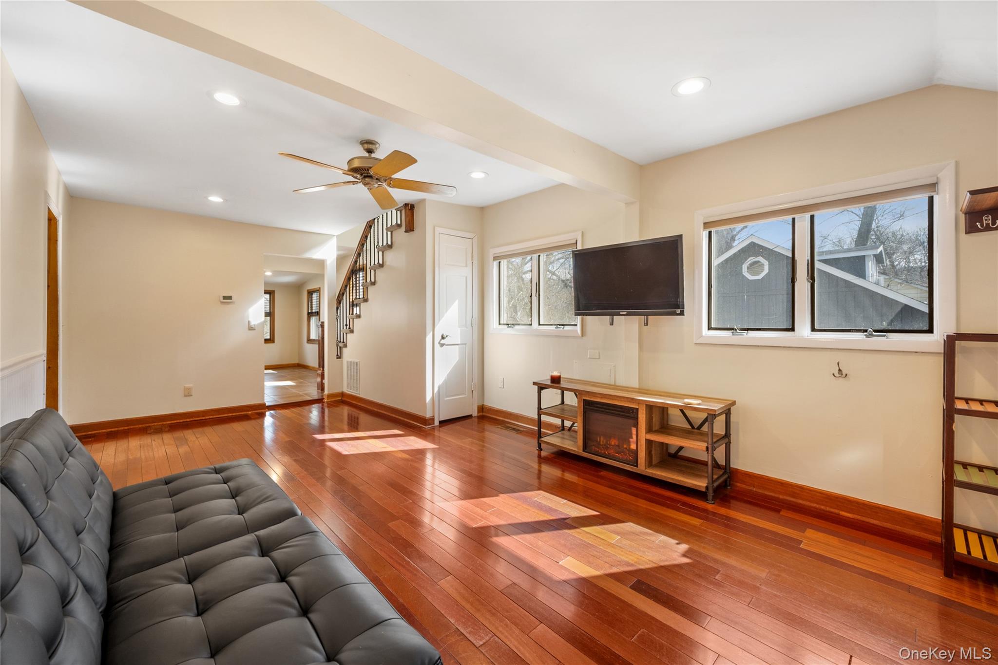 32 Shawnee Road Putnam Valley, NY 10579 - Photo 3 of 24