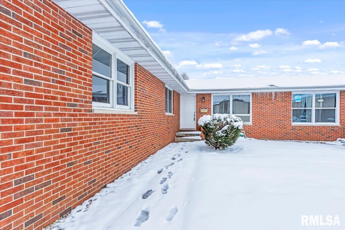 3115 Elmhurst Drive Springfield, IL 62704 - Photo 2 of 30