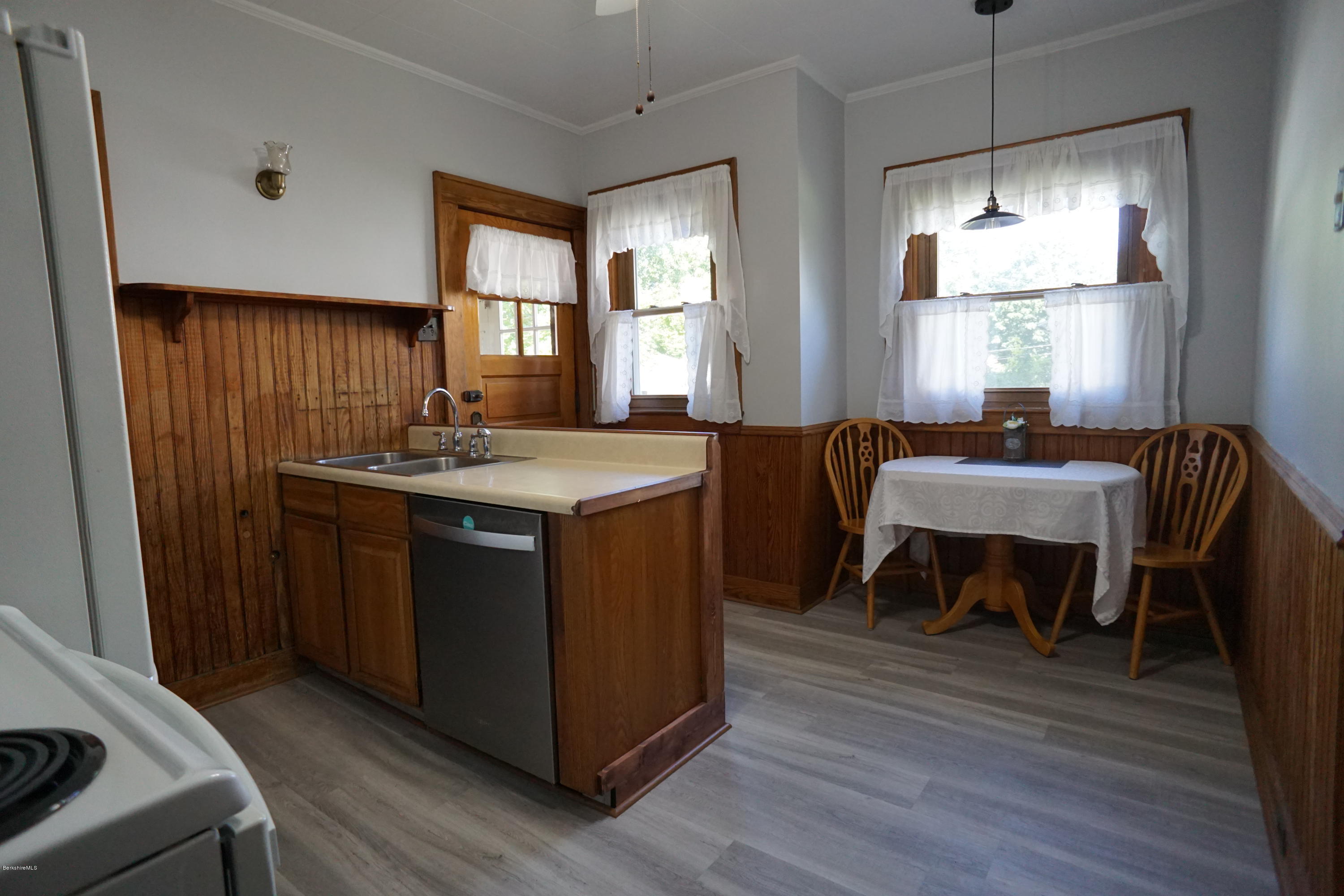96 Northumberland Road Pittsfield, MA 01201 - Photo 15 of 28 DSC01237