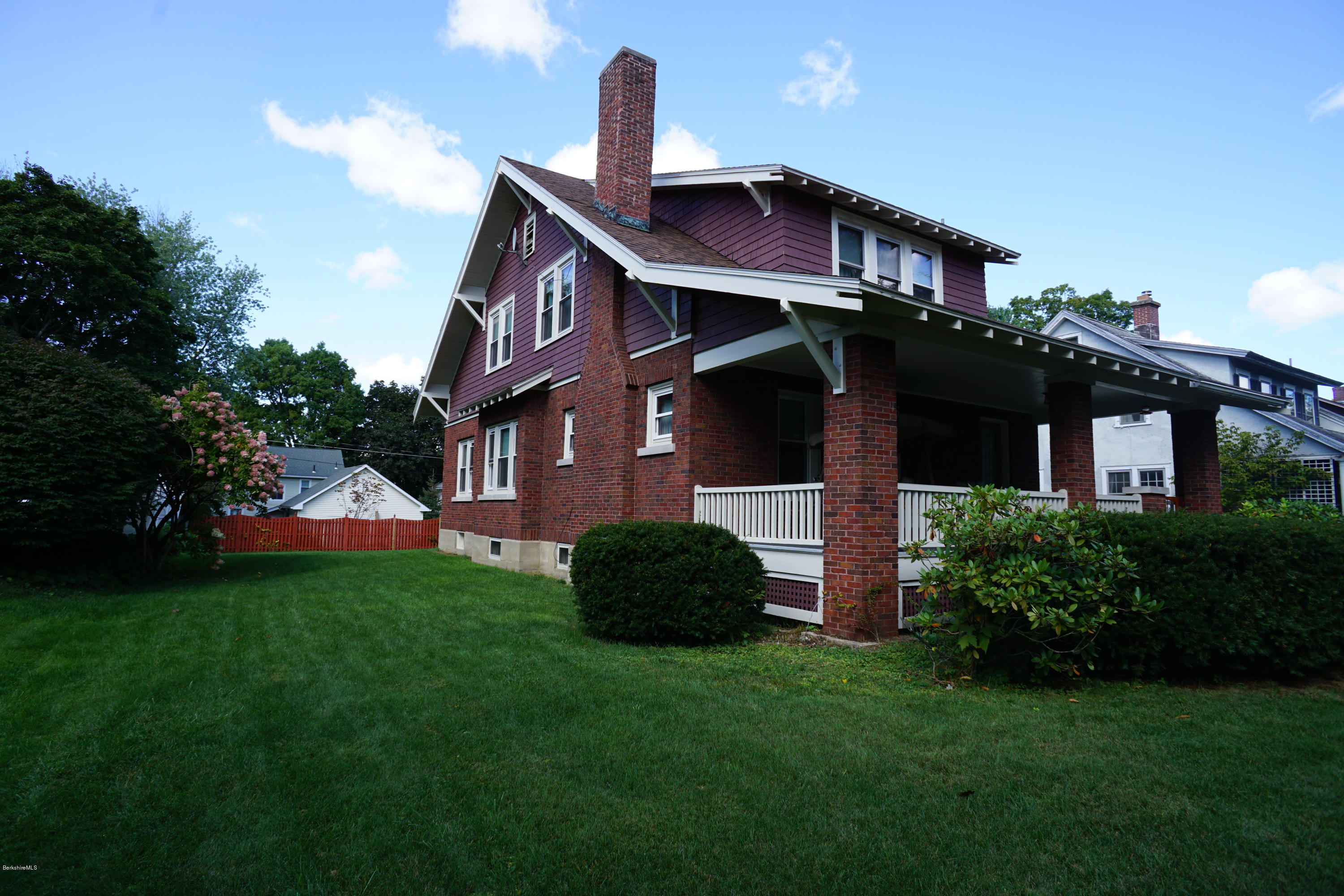 96 Northumberland Road Pittsfield, MA 01201 - Photo 4 of 28 DSC01272