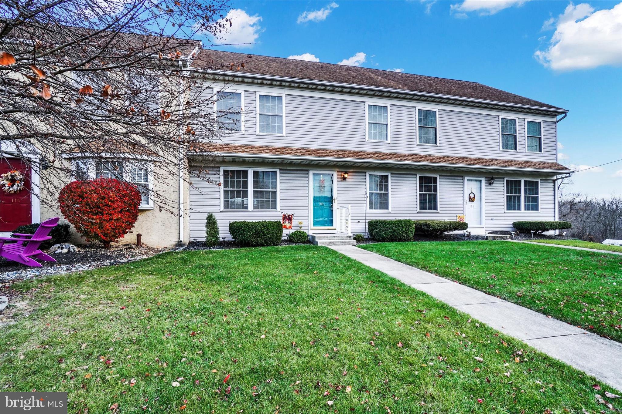 113 Country Ridge Drive Red Lion, PA 17356 - Photo 2 of 27 Light and bright