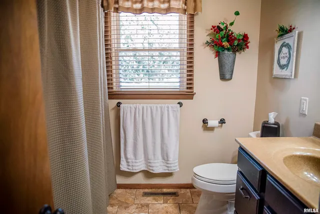 $265,900 | 1421 South 27th Street, Quincy, IL 62301