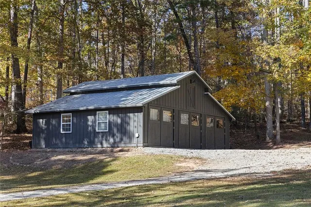 $880,000 | 12005 Hamilton Road, Chattahoochee Hills, GA 30268
