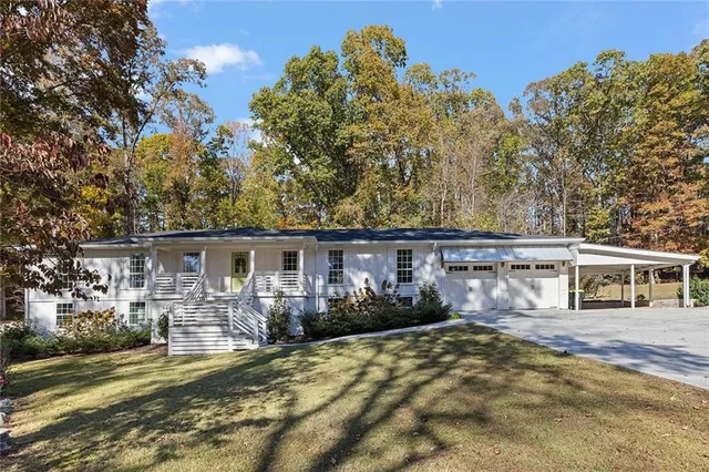 $880,000 | 12005 Hamilton Road, Chattahoochee Hills, GA 30268