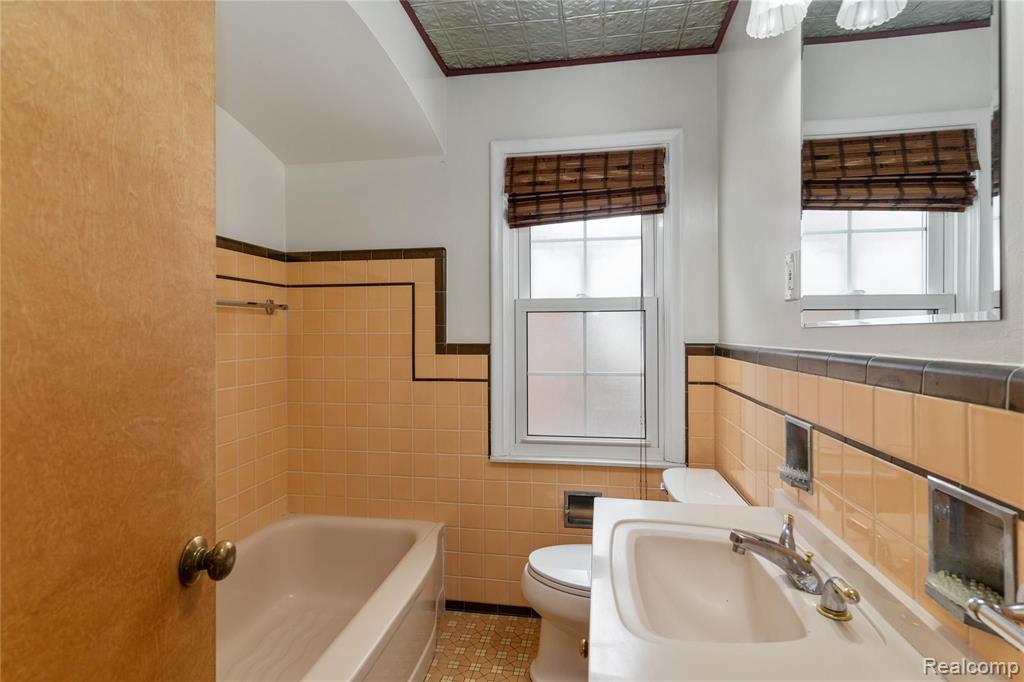 3316 Eastham Road Dearborn, MI 48120 - Photo 17 of 25