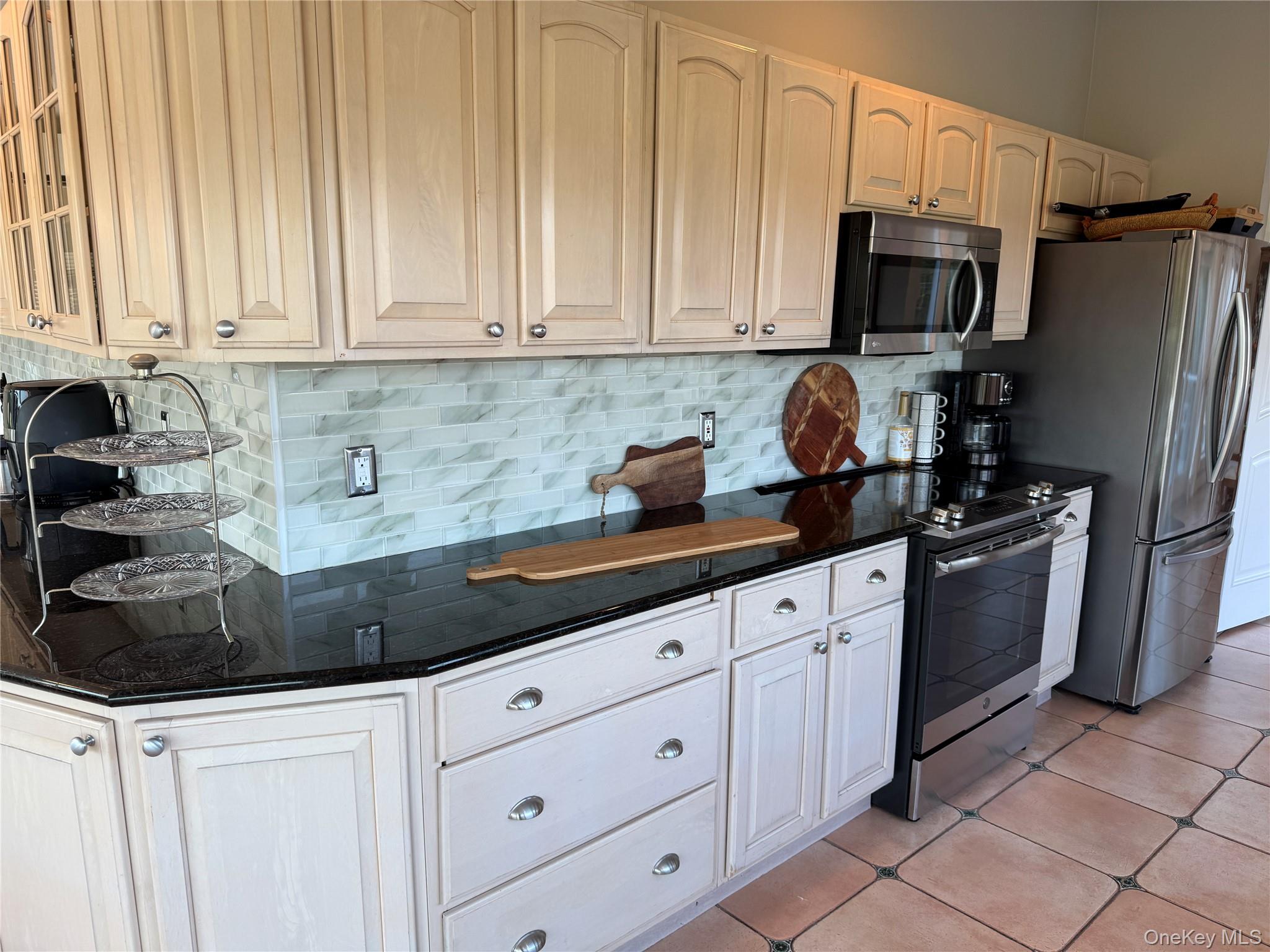 588 Long Beach Road Nissequogue, NY 11780 - Photo 22 of 35