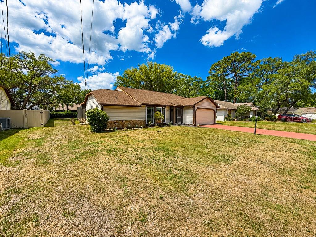 8360 Dorsey Street Spring Hill, FL 34608 - Photo 3 of 36