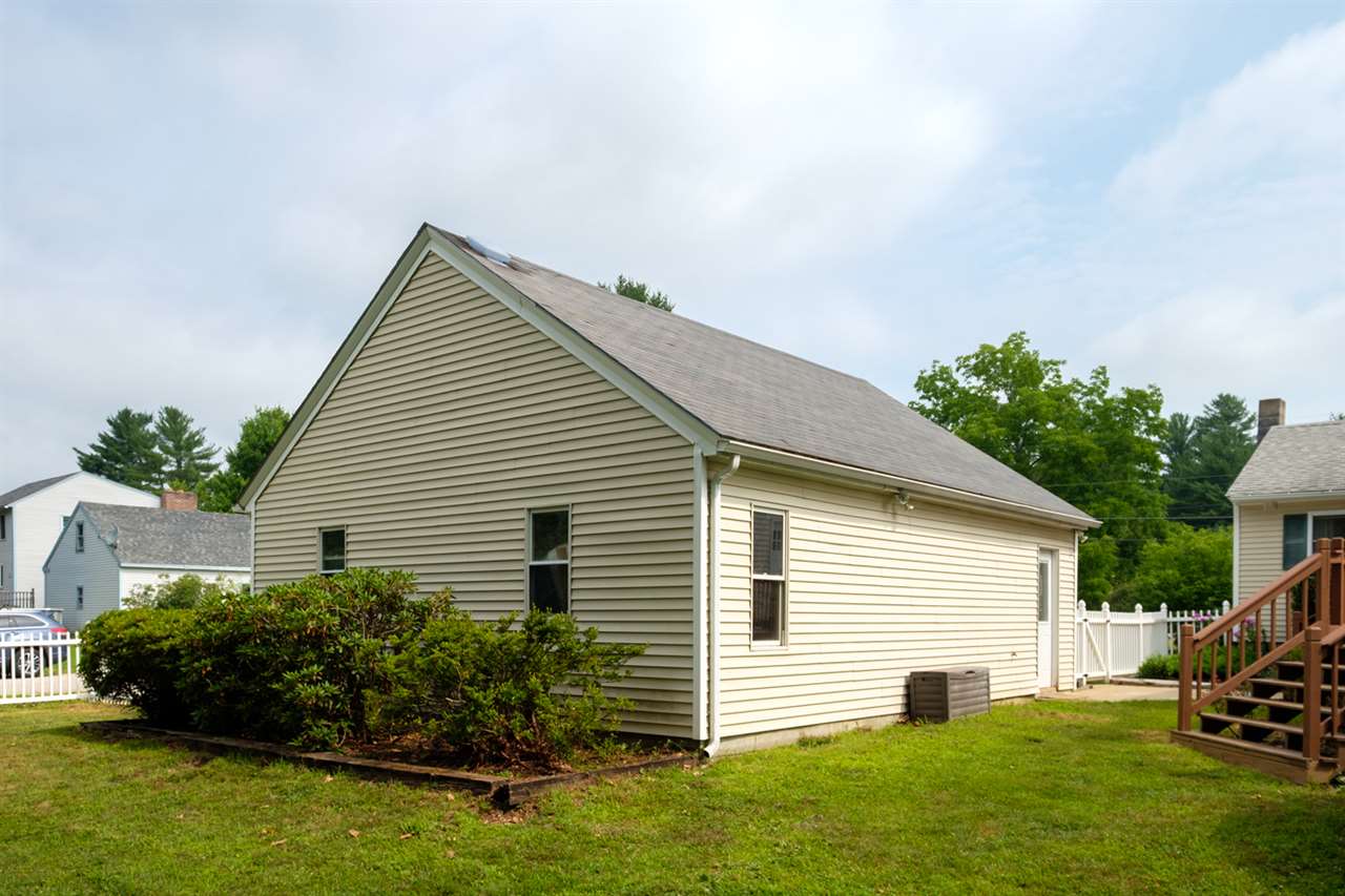 137 Old Dover Road Rochester, NH 03867 - Photo 8 of 33