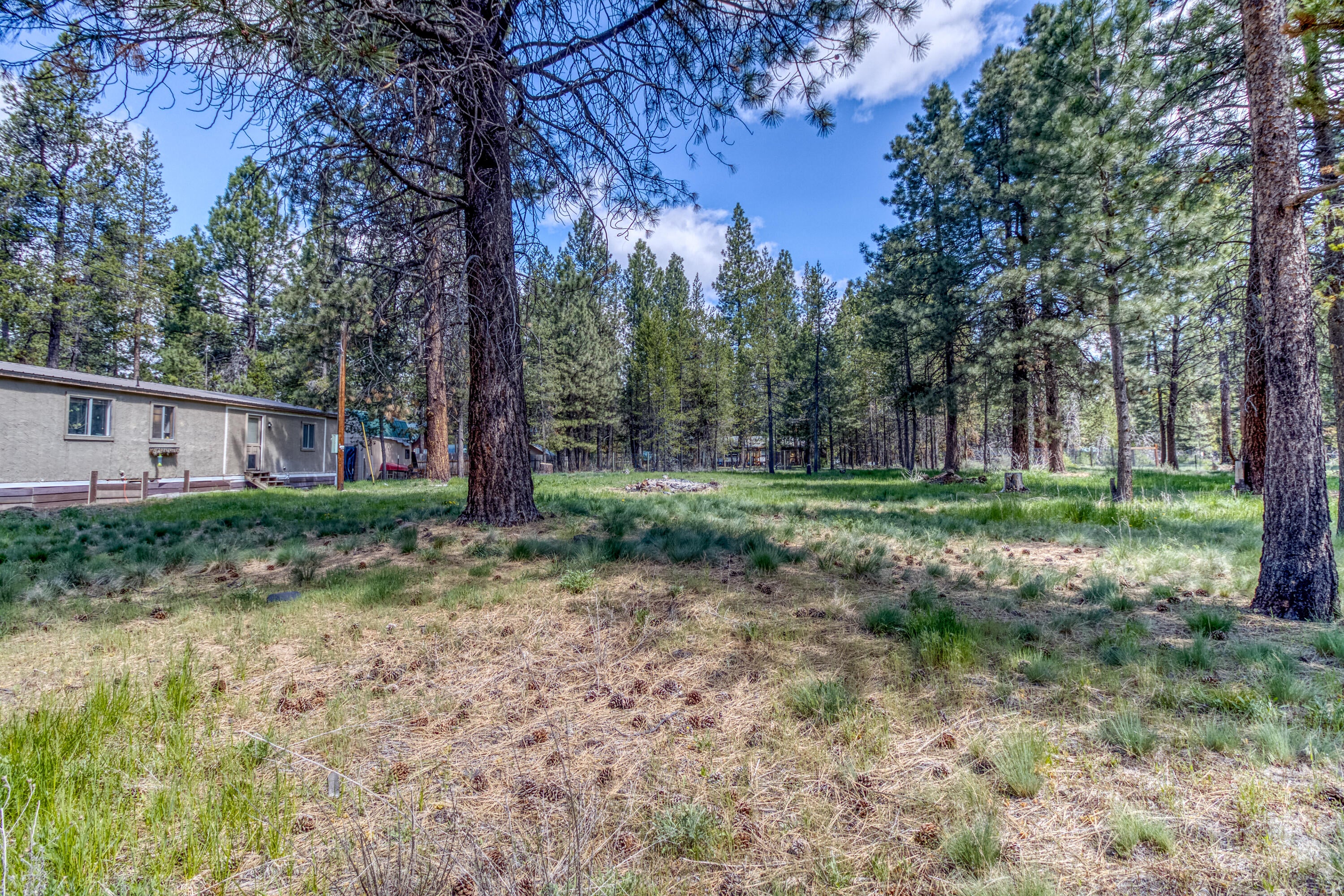 55900 Blue Eagle Rd Bend Bend, OR 97707 - Photo 3 of 23 BE photo 2