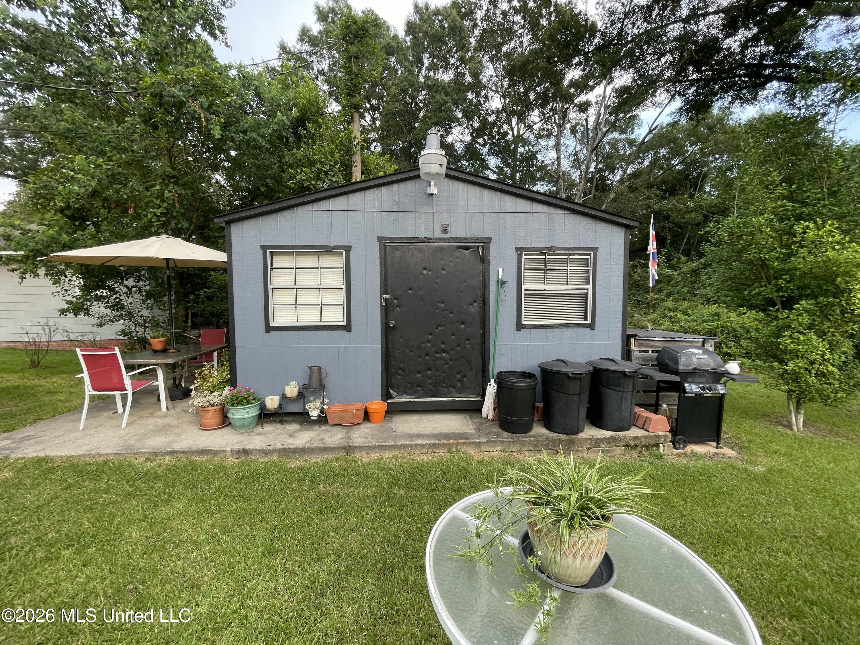 1172 West 20th Street Laurel, MS 39440 - Photo 25 of 36 16x10 shed
