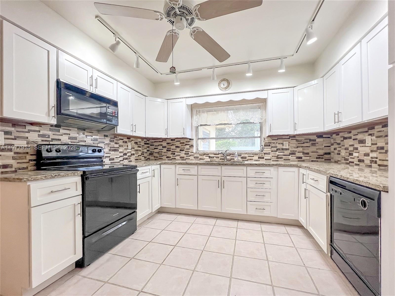 192 Southwest 62nd Terrace Plantation, FL 33317 - Photo 14 of 49