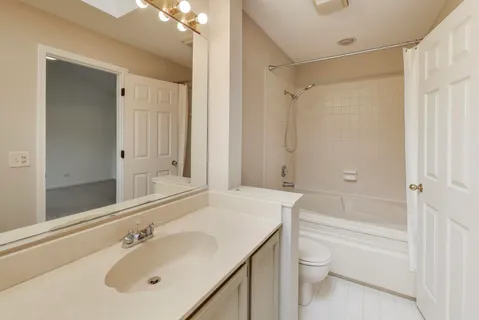 $390,000 | 11467 Ashley Woods Drive, Westchester, IL 60154