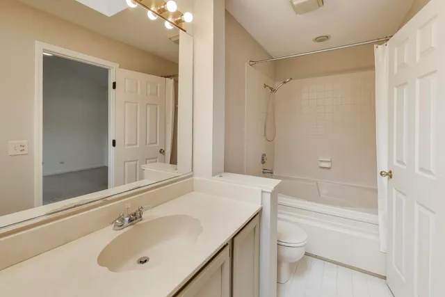 $399,900 | 11467 Ashley Woods Drive, Westchester, IL 60154