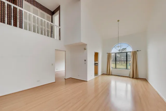 $399,900 | 11467 Ashley Woods Drive, Westchester, IL 60154