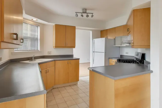 $399,900 | 11467 Ashley Woods Drive, Westchester, IL 60154