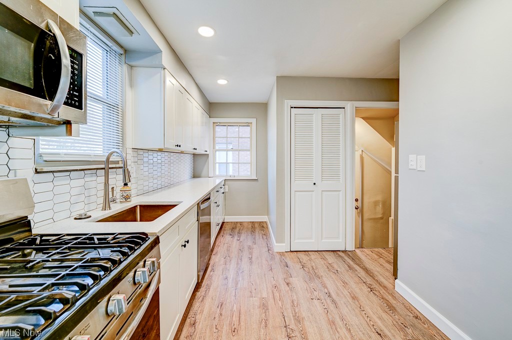 2172 Barrington Road Cleveland, OH 44118 - Photo 3 of 14