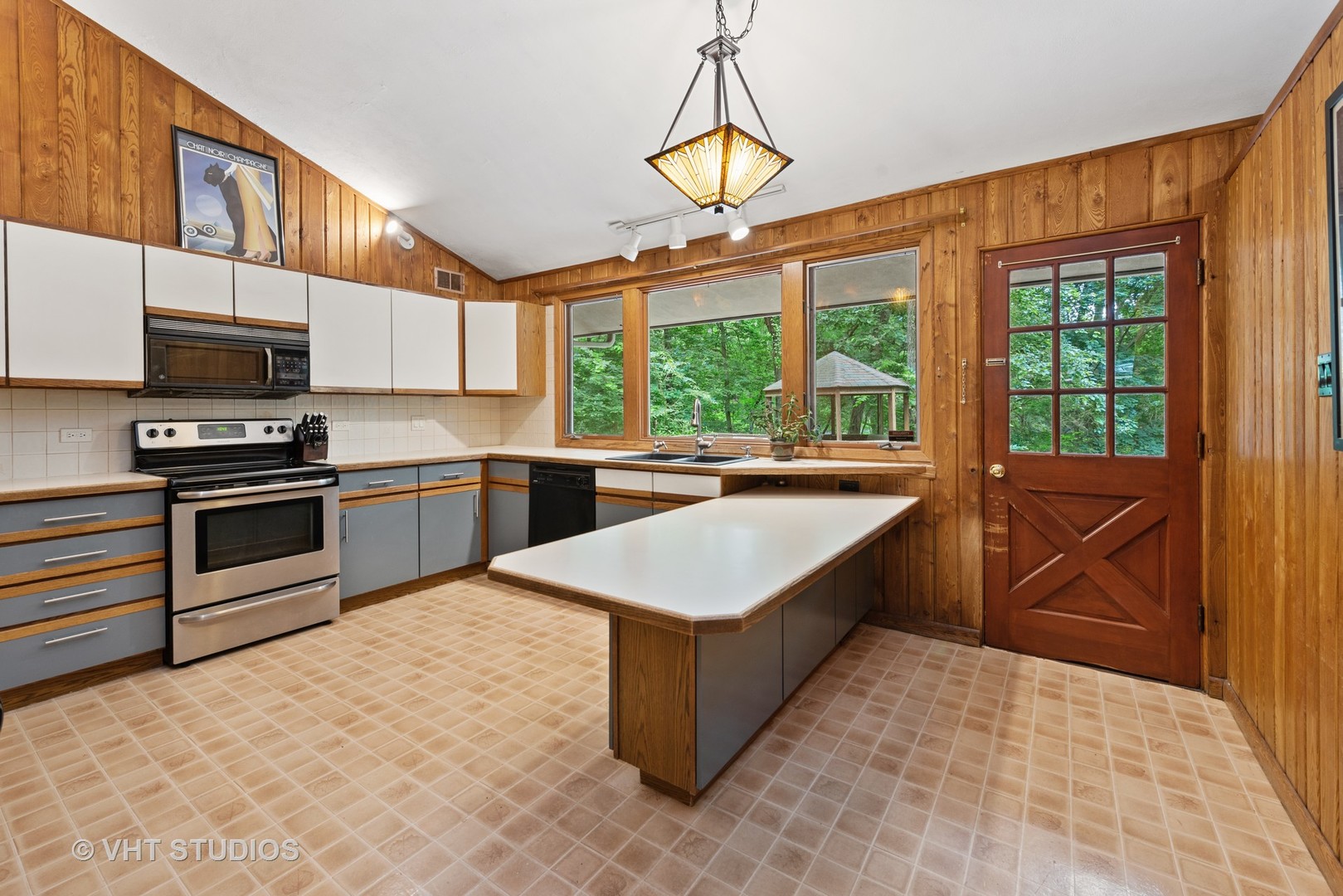 146 Big Oaks Road Trout Valley, IL 60013 - Photo 3 of 55