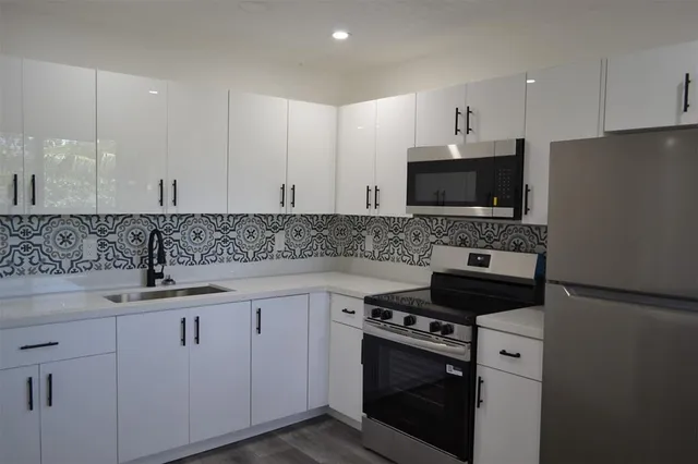 $2,000 | 940 Northwest 8th Avenue, Pompano Beach, FL 33060