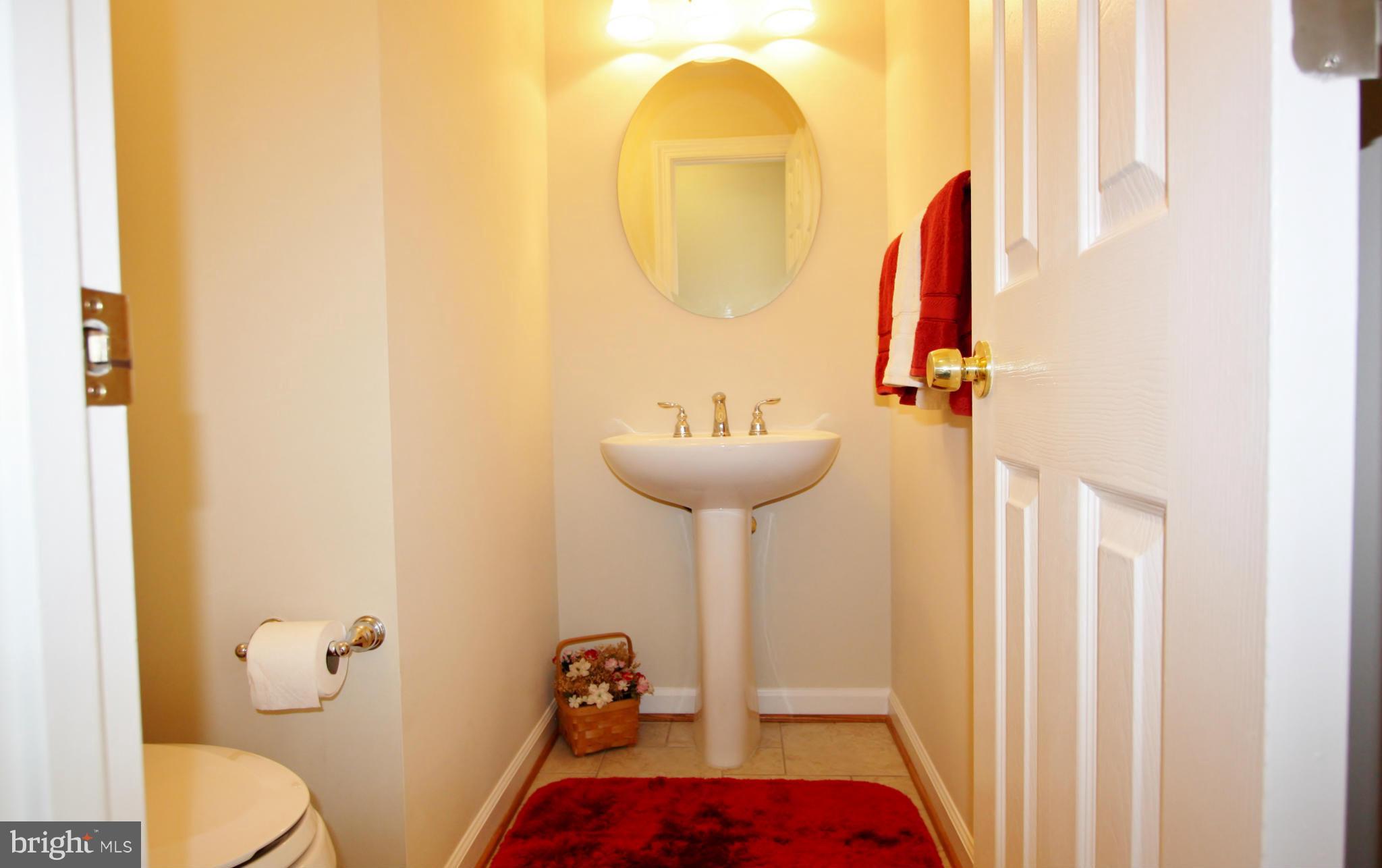 9228 Bretton Reef Road Baltimore, MD 21234 - Photo 17 of 30 Bath