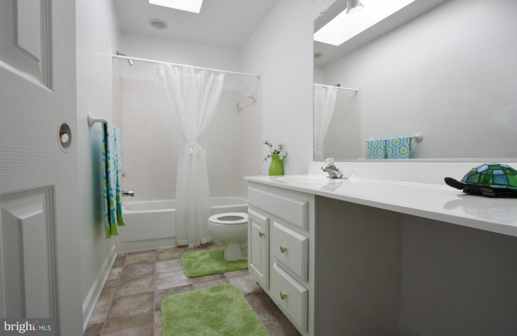 9228 Bretton Reef Road Baltimore, MD 21234 - Photo 25 of 30 Bath