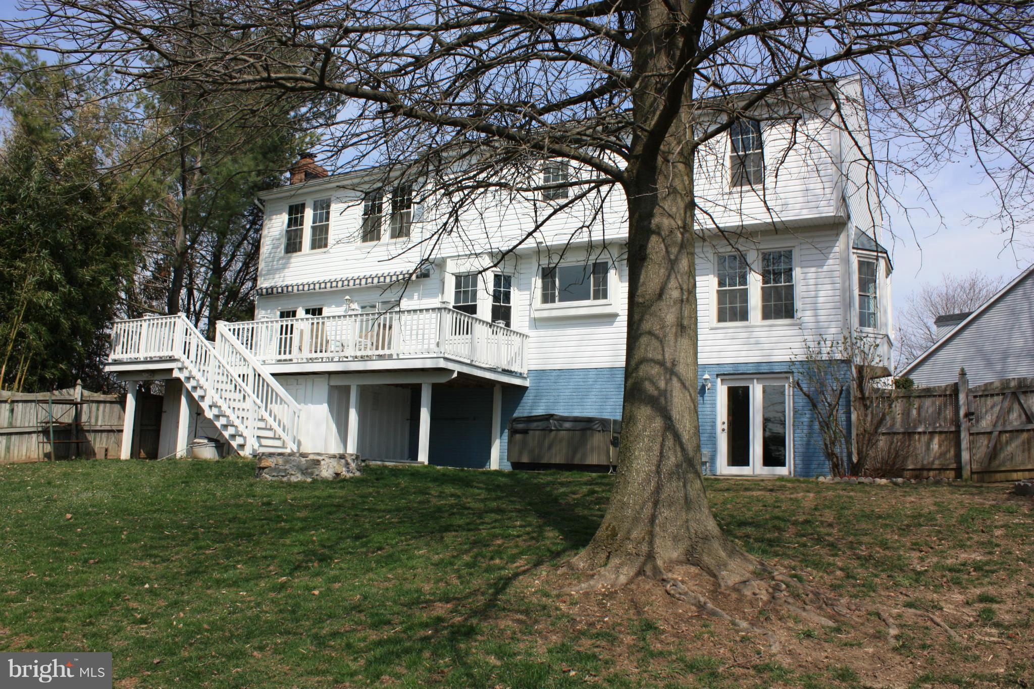 Exterior (Rear)