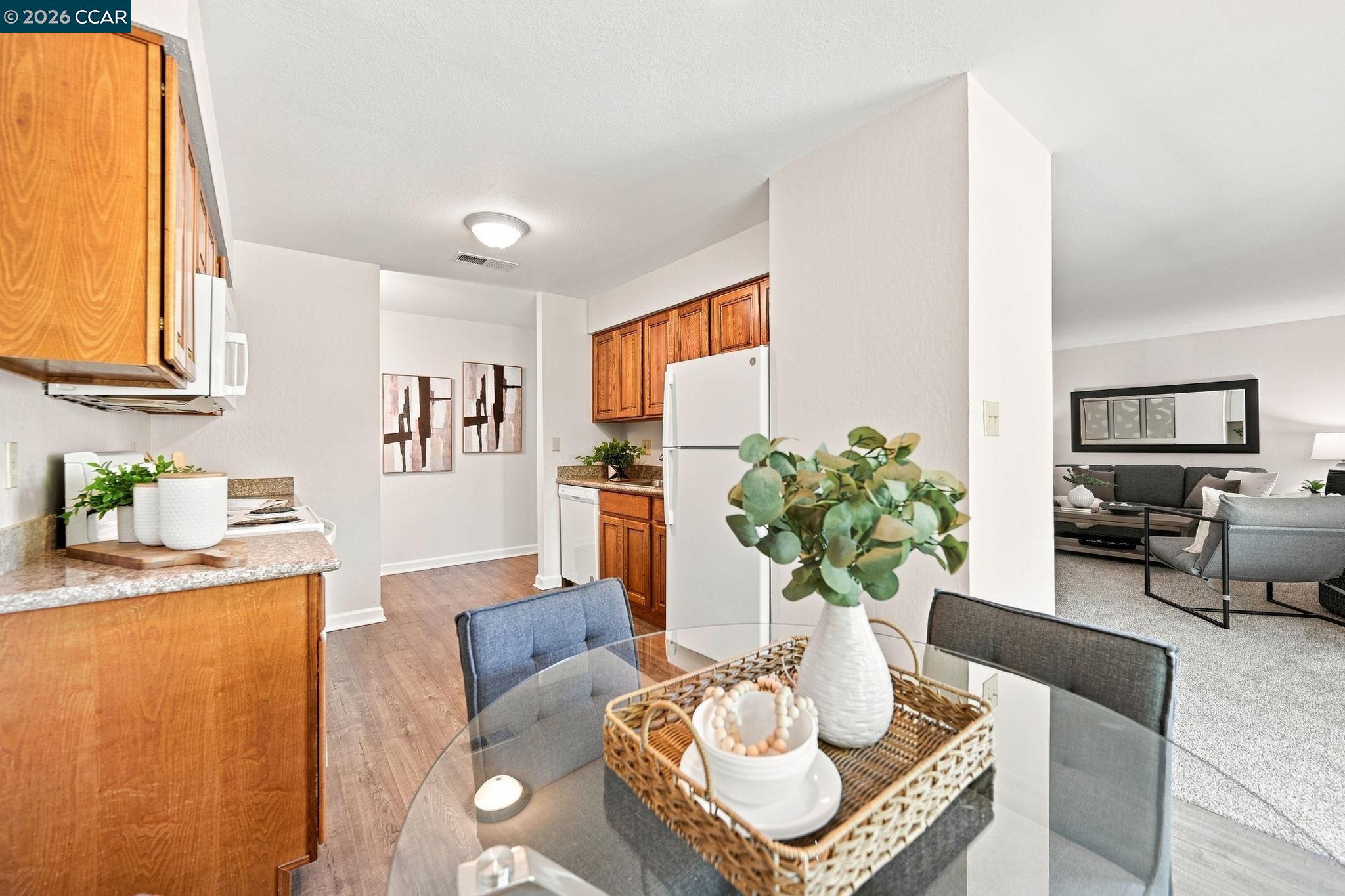 4260 Clayton Road, Unit 11 Concord, CA 94521 - Photo 17 of 36 Gallery Image 17