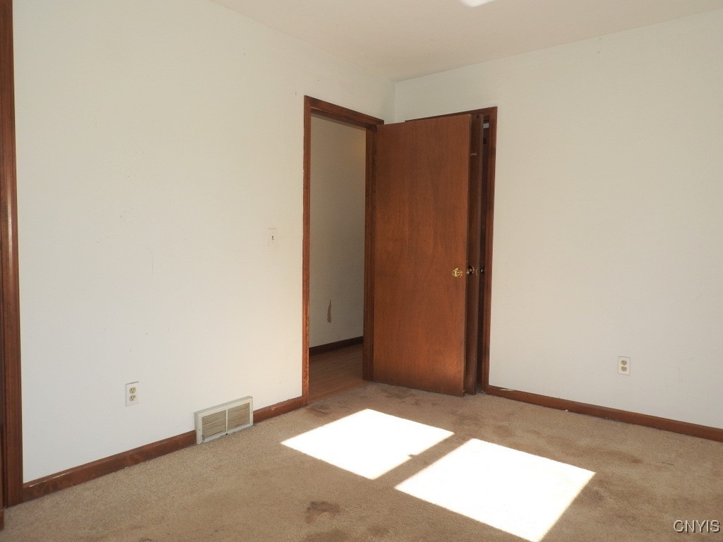 2848 Warners Road Camillus, NY 13031 - Photo 11 of 18